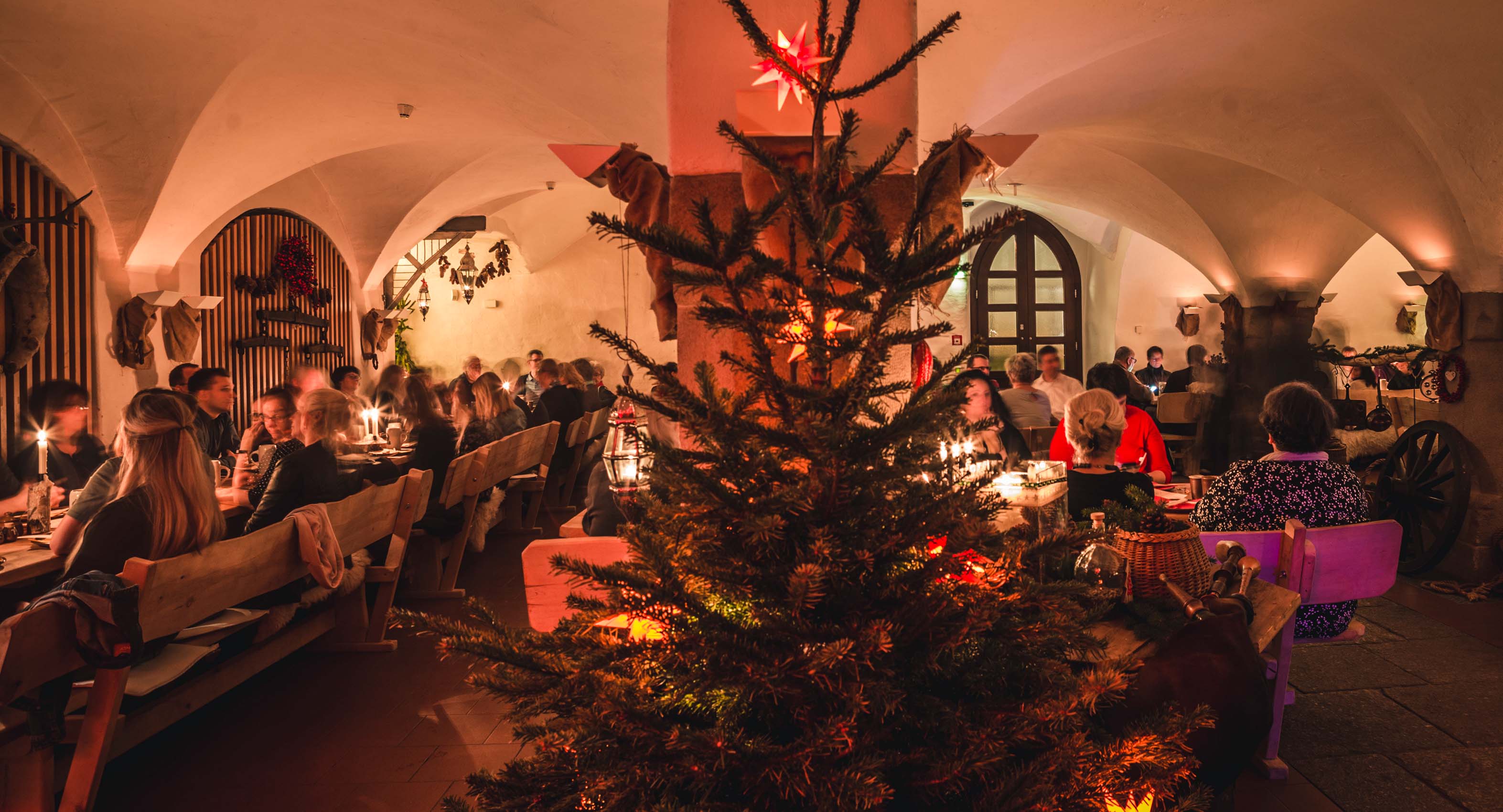 Weihnachtsbaum im Schankhaus zu Camentz